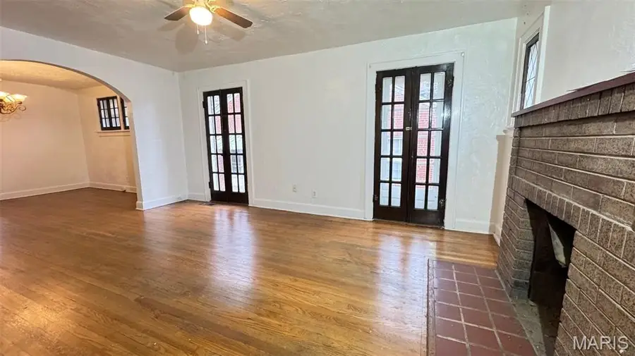 8033 Washington Street, Saint Louis, MO 63114 - Image #2