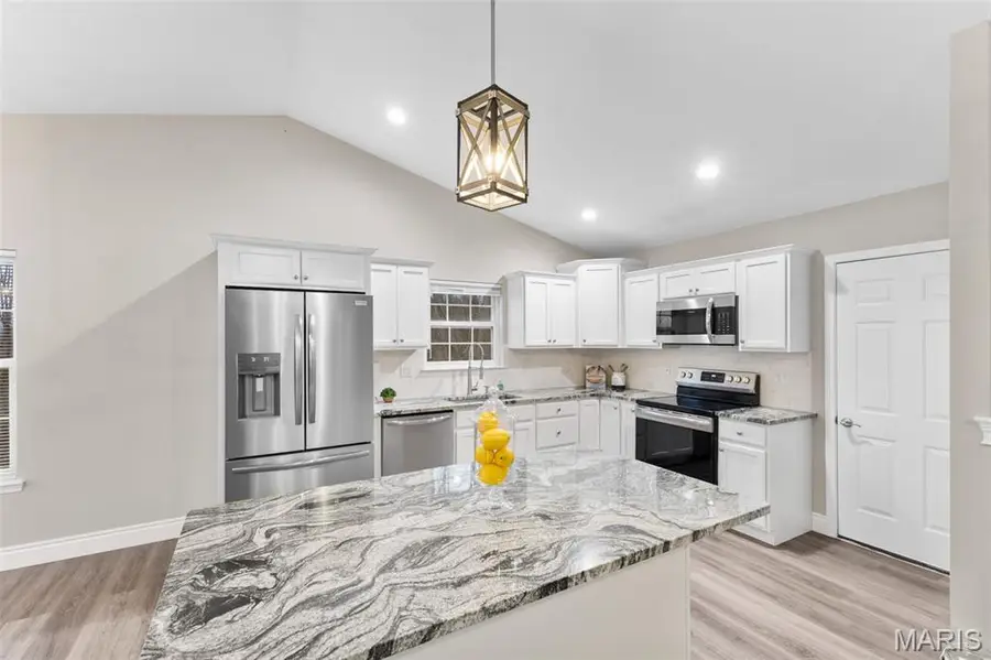 208 Sugar Maple Circle, Farmington, MO 63640 - Image #2