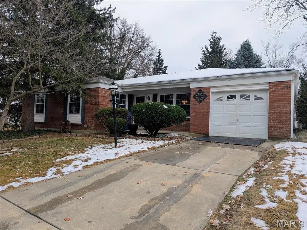 2590 Hackney Drive, Florissant, MO 63033 - Image #1