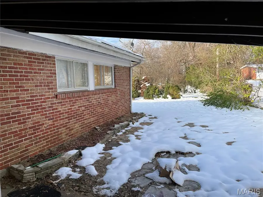 8205 Midwood Avenue, Saint Louis, MO 63134 - Image #3