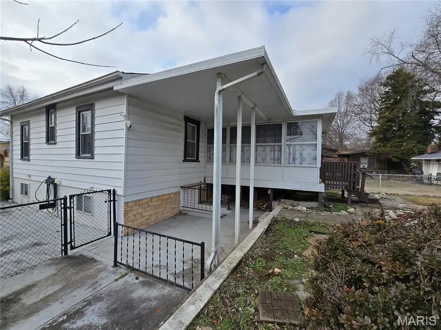 223 W Felton Avenue, Saint Louis, MO 63125 - Image #2