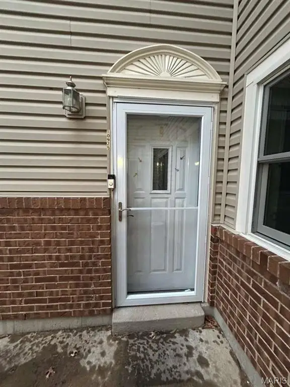 10925 Vauxhall Drive, Saint Louis, MO 63146 - Image #2