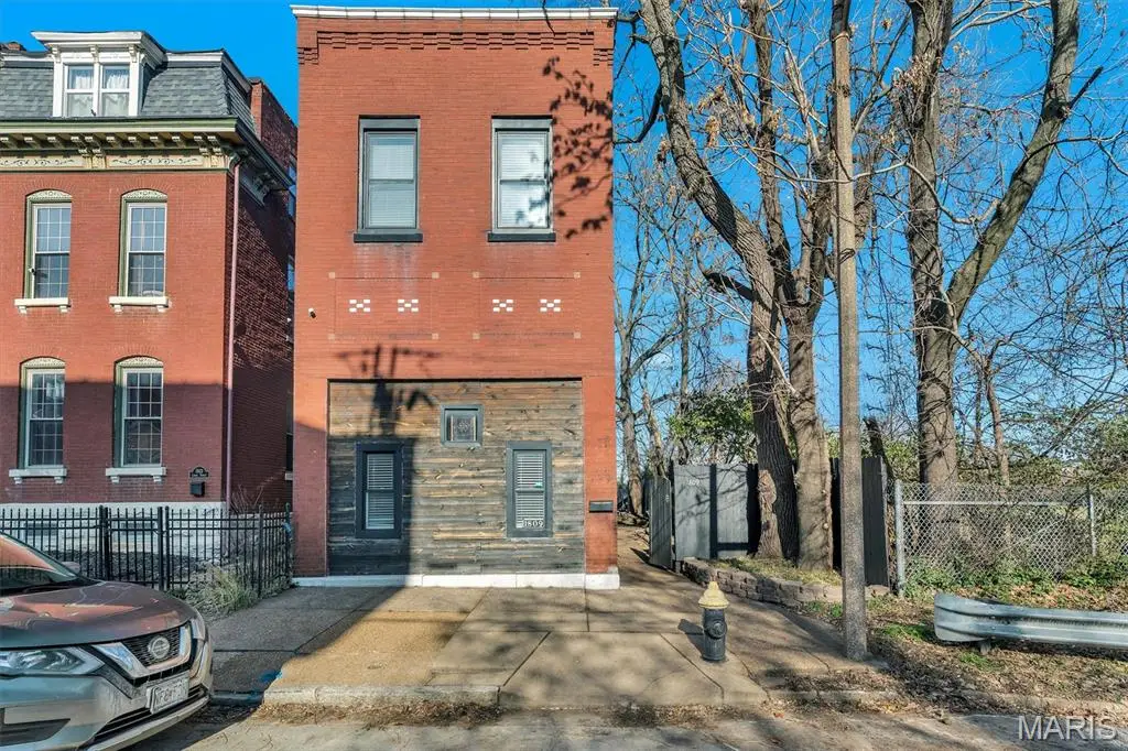 Address Withheld By Seller, Saint Louis, MO 63118 - Image #1