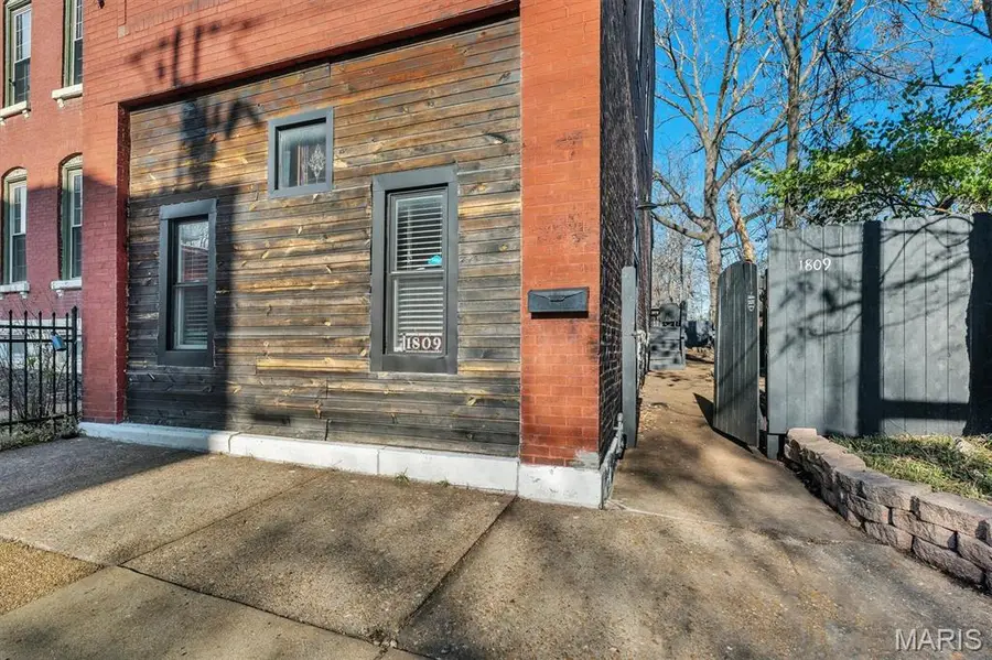 Address Withheld By Seller, Saint Louis, MO 63118 - Image #2