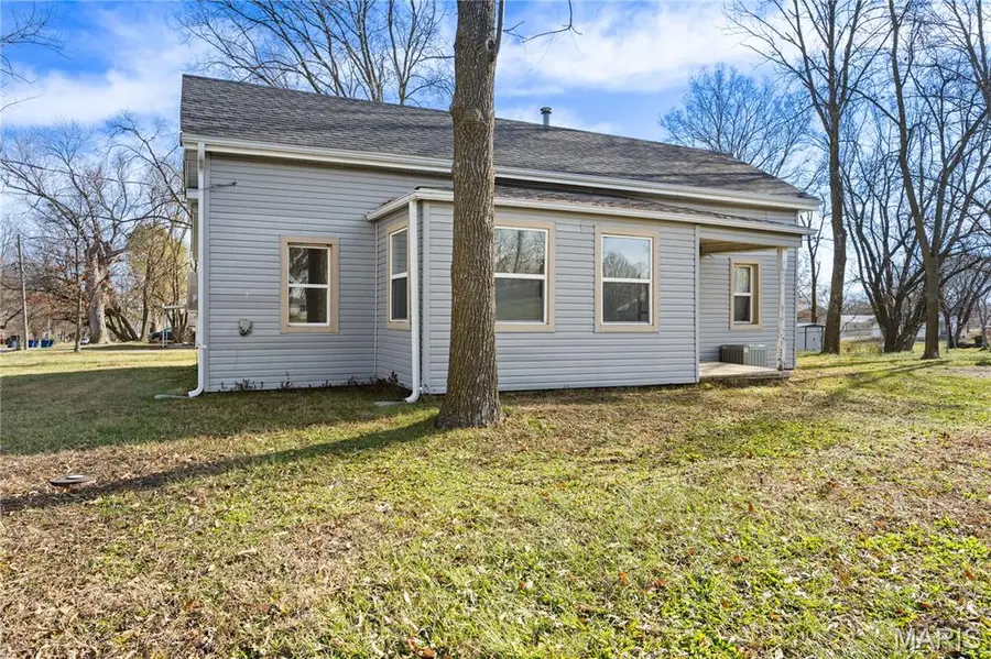 230 N Moreau Avenue, Tipton, MO 65081 - #2