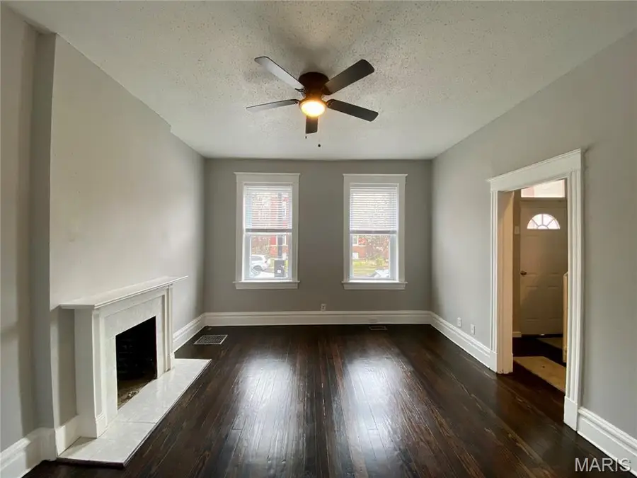 3710 Minnesota Avenue, Saint Louis, MO 63118 - #3