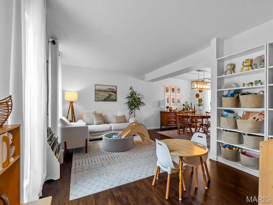 413 Holly Garden Court, Ballwin, MO 63021 - Image #3