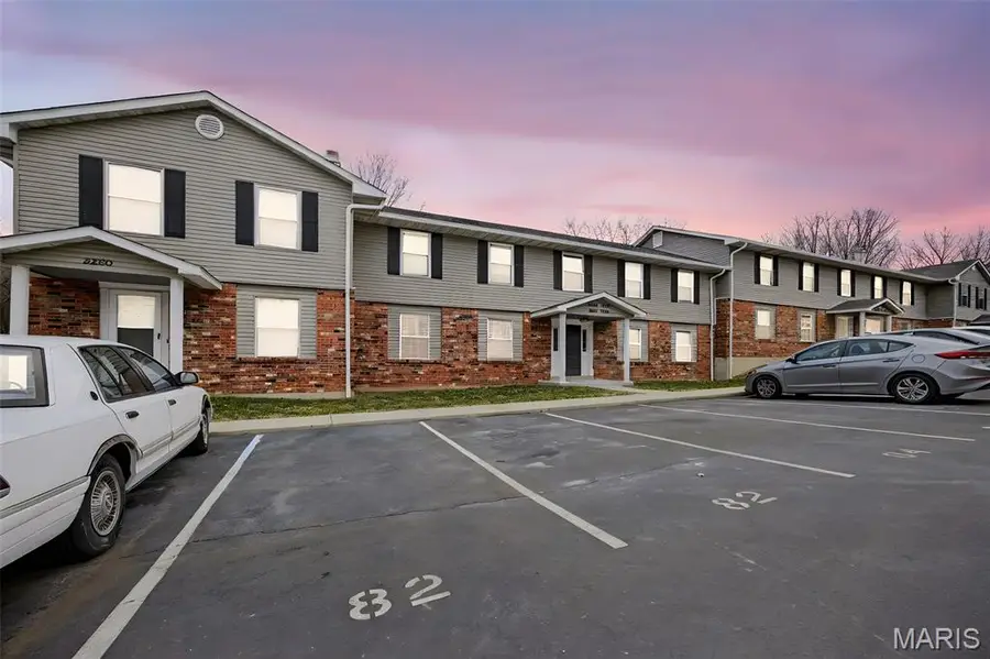 2282 Highland Hill Dr, Saint Peters, MO 63376 - Image #3