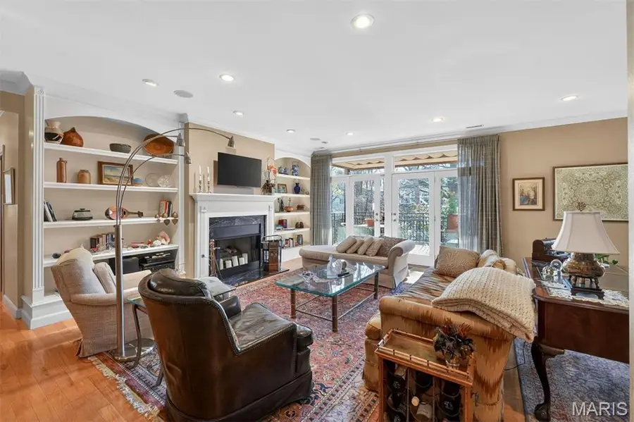 7320 Forsyth Boulevard #204, Hadley, MO 63105 - Image #3