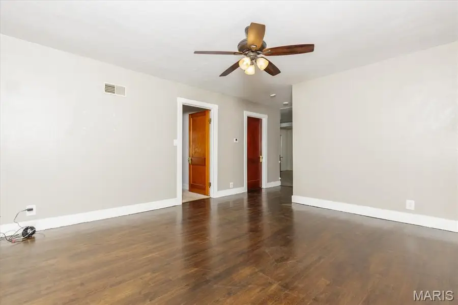 829 Perry Street, Saint Charles, MO 63301 - Image #3