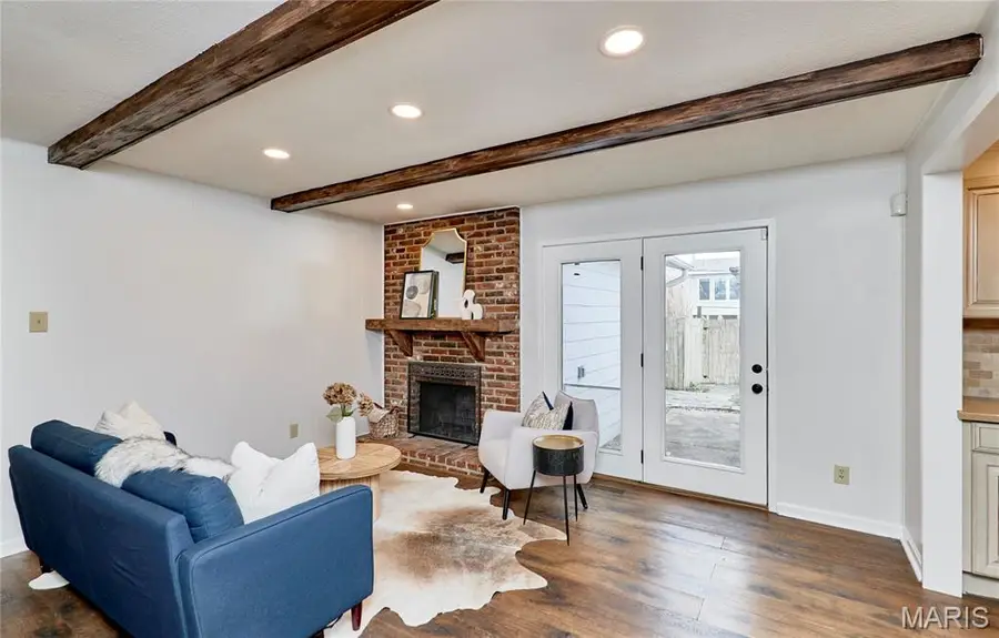 396 Sorrento Drive, Ballwin, MO 63021 - Image #2