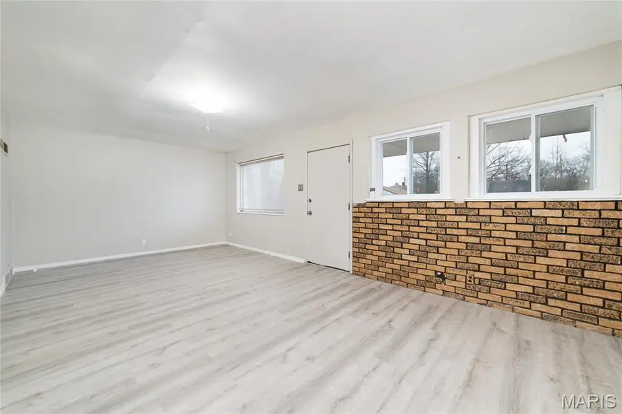 10769 Spring Garden Drive, Saint Louis, MO 63137 - Image #2