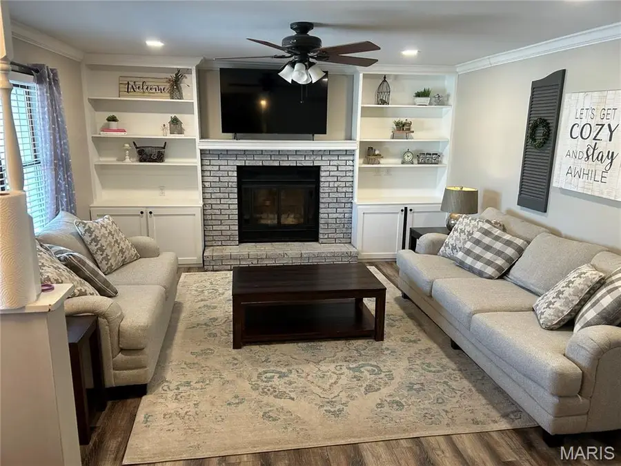 660 Woodstream Drive, Saint Charles, MO 63304 - Image #2