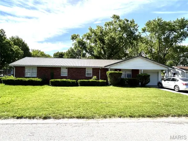 13 Independence Drive, Belleville, IL 62226