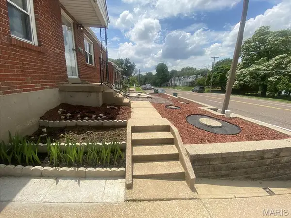 84 S Laclede Station Road, Webster Groves, MO 63119