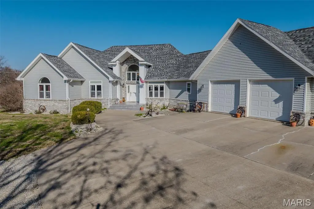 31320 Oslo Drive, Lebanon, MO 65536 - Image #1