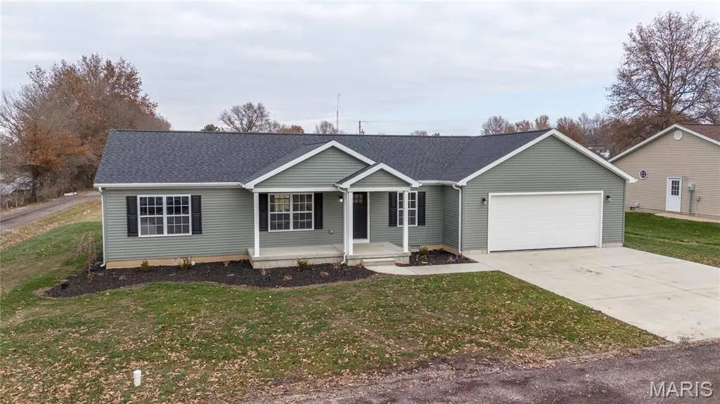 2315 Karen Street, Vandalia, IL 62471 - Image #1