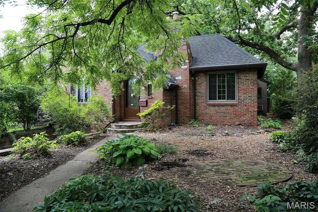 8788 Pine Avenue, Saint Louis, MO 63144 - #1