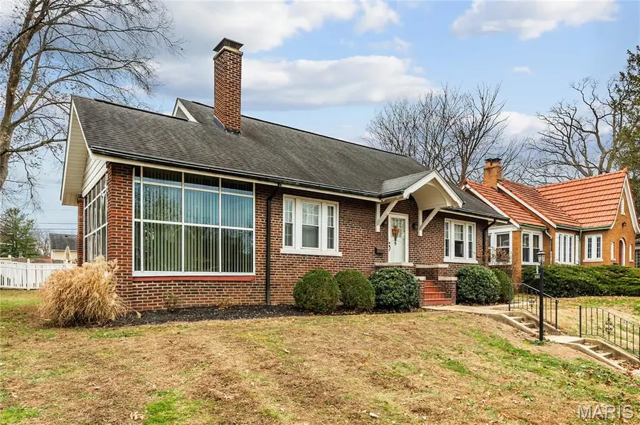 427 S Douglas Avenue, Belleville, IL 62220 - Image #2