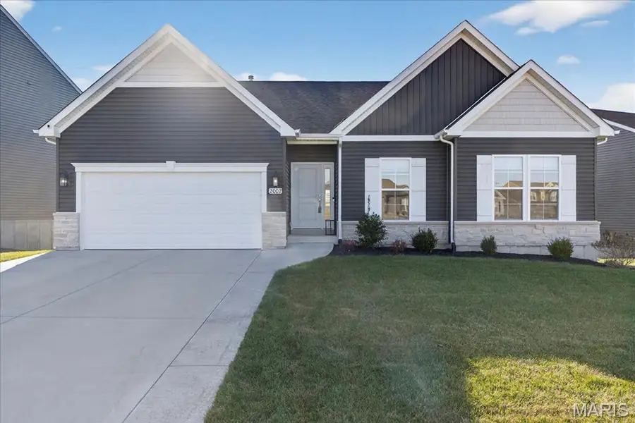 2002 Wyndgate Meadows Drive, Lake Saint Louis, MO 63367 - Image #2
