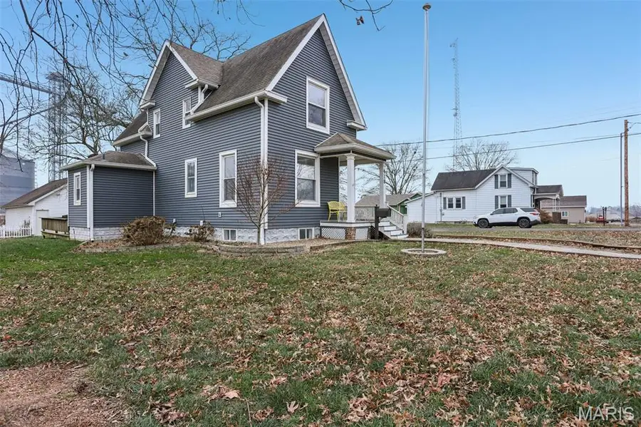 418 S Cedar Street, Trenton, IL 62293 - Image #2