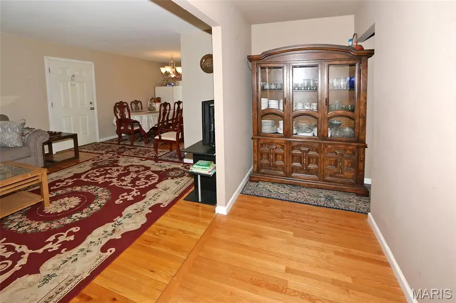 3365 Brunswick Drive, Florissant, MO 63033 - #3