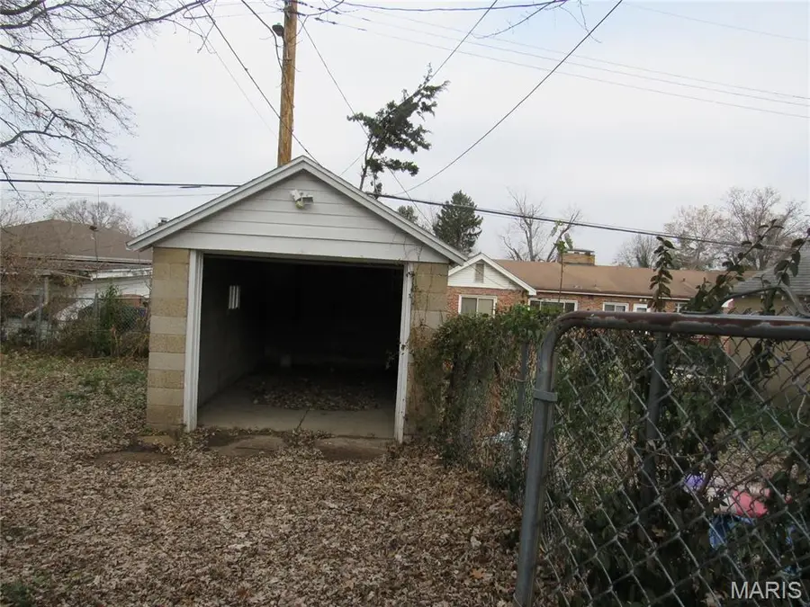 1739 Grape Avenue, Saint Louis, MO 63147 - Image #2