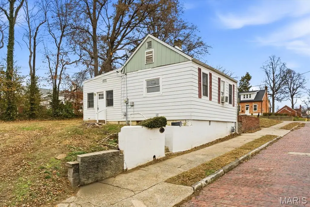 317 E Garfield Street, Belleville, IL 62220 - Image #1