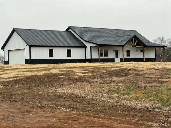 11418 24 Highway, Madison, MO 65263