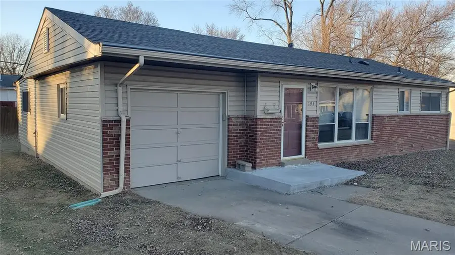 195 Clearview Drive, Florissant, MO 63033 - Image #2