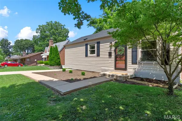 9434 Brenda Avenue, St Louis, MO 63123