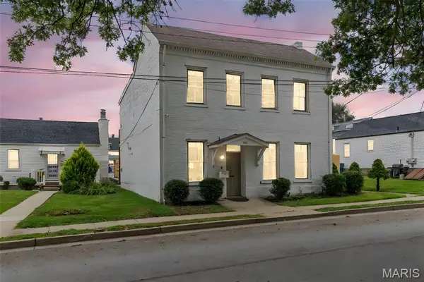 620 S Benton Avenue, St Charles, MO 63301