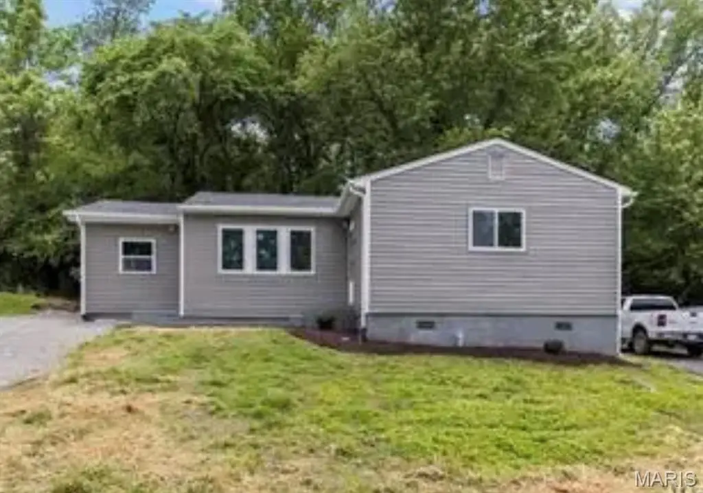 834 Young Drive, Fenton, MO 63026 - Image #1