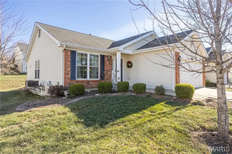 10184 Carlton Place Court, Saint Louis, MO 63123 - Image #2