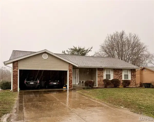 4079 Bradford Drive, St Charles, MO 63304
