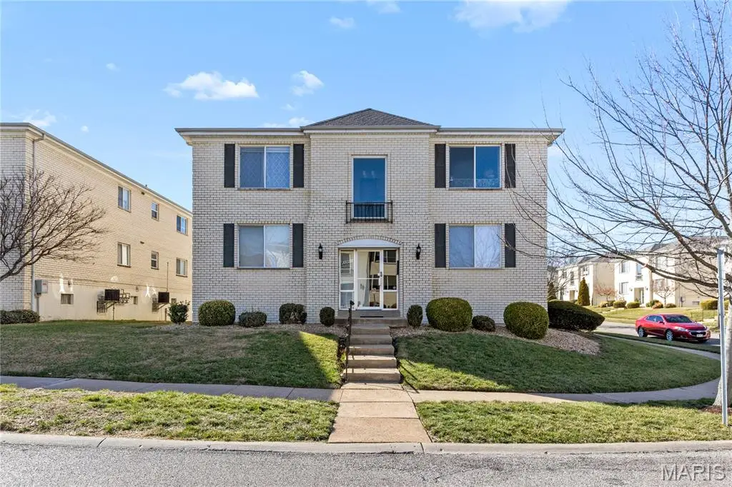 10022 Chardin Way #3, Saint Louis, MO 63128 - Image #1