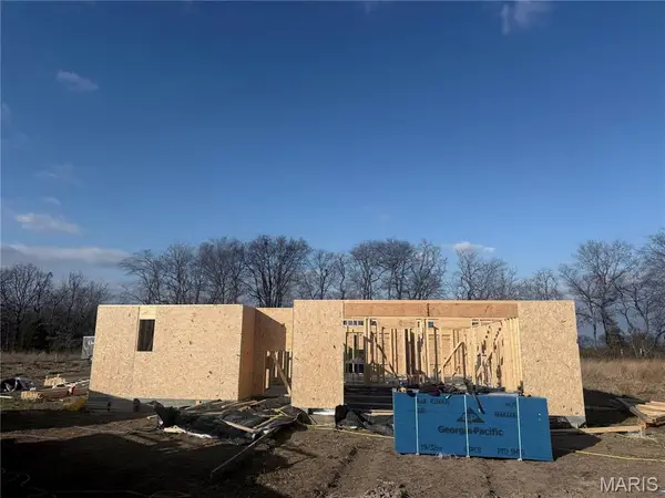 12 Perry Drive, Benton, MO 63736