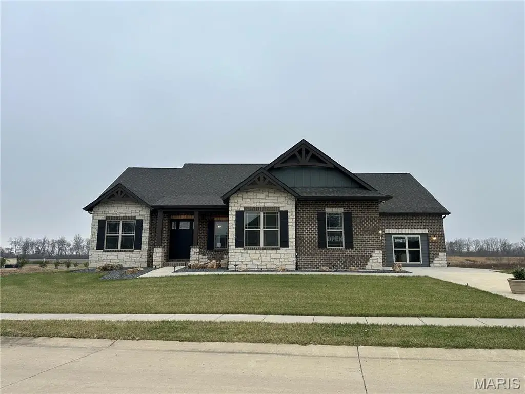 800 Daniel Drive, Mascoutah, IL 62258 - Image #1