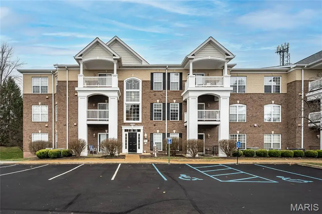 13115 Mill Crossing Court #307, Creve Coeur, MO 63141 - Image #1