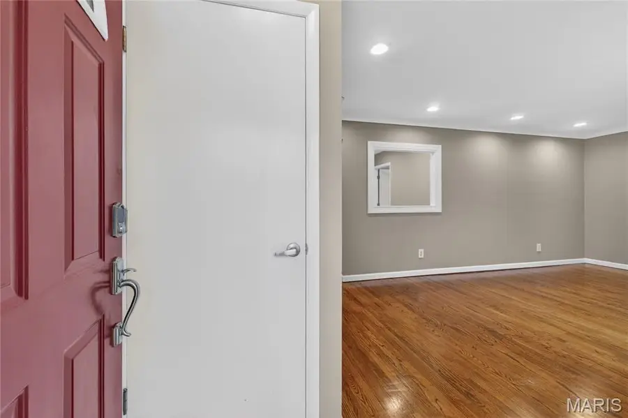 6919 Marquette Avenue, Saint Louis, MO 63139 - Image #3