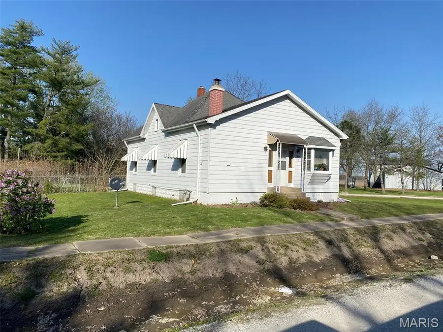 638 E Ford Avenue, Witt, IL 62094 - Image #3