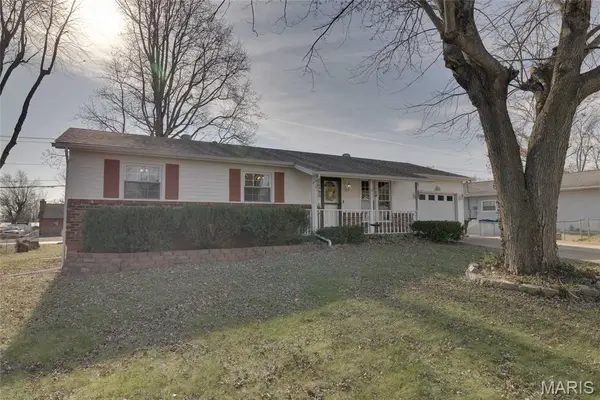 306 W Hillside Drive, Farmington, MO 63640