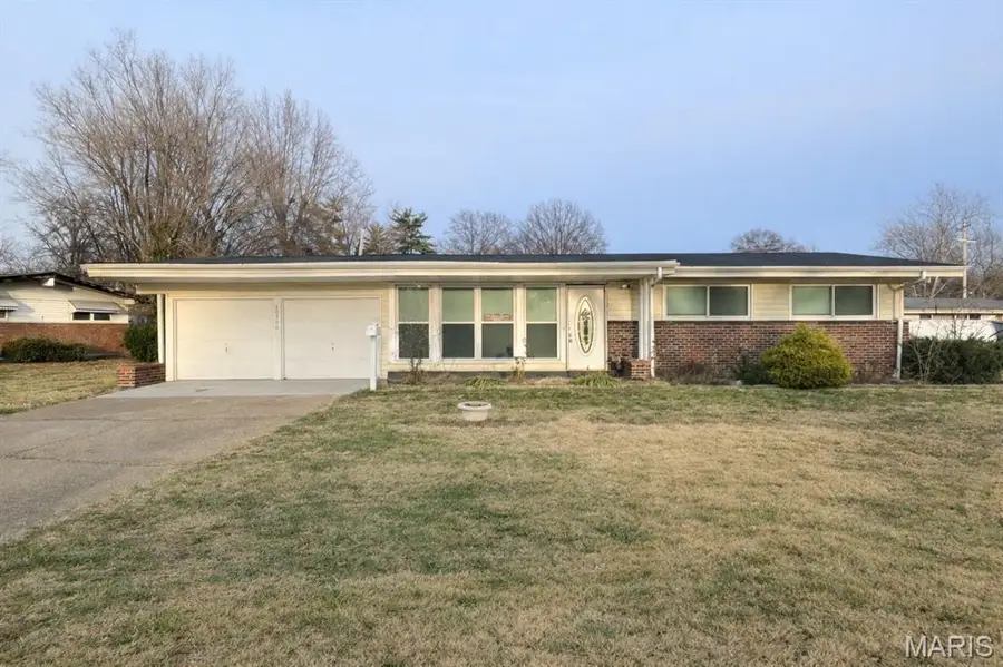 10700 Hallstead Drive, Saint Louis, MO 63136 - Image #2