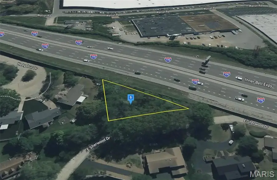 90 E Sherwood Drive, Saint Louis, MO 63114 - Image #2