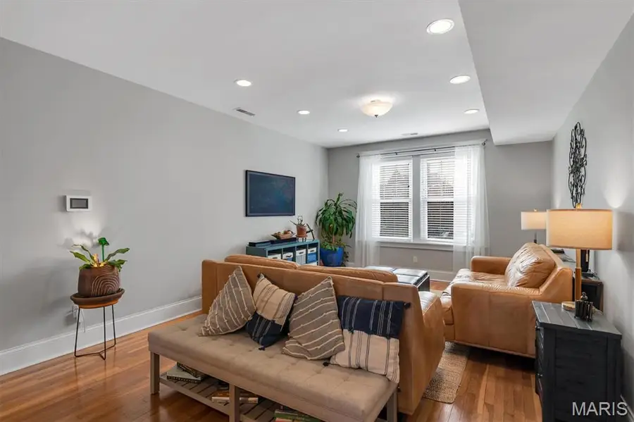 6253 Rosebury Avenue #2E, Saint Louis, MO 63105 - Image #3