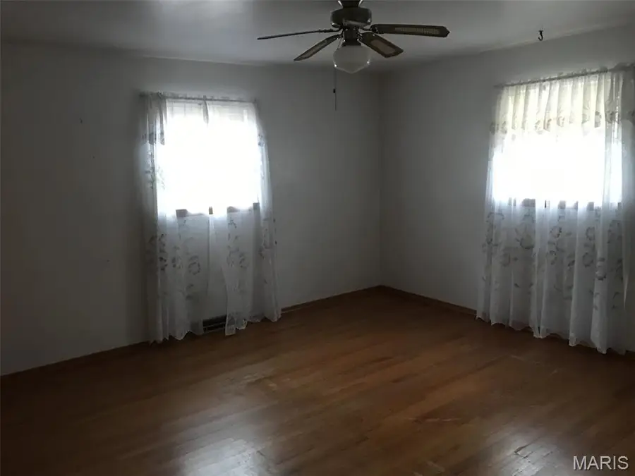 9572 Goldfinch Lane, Hillsboro, MO 63050 - Image #2