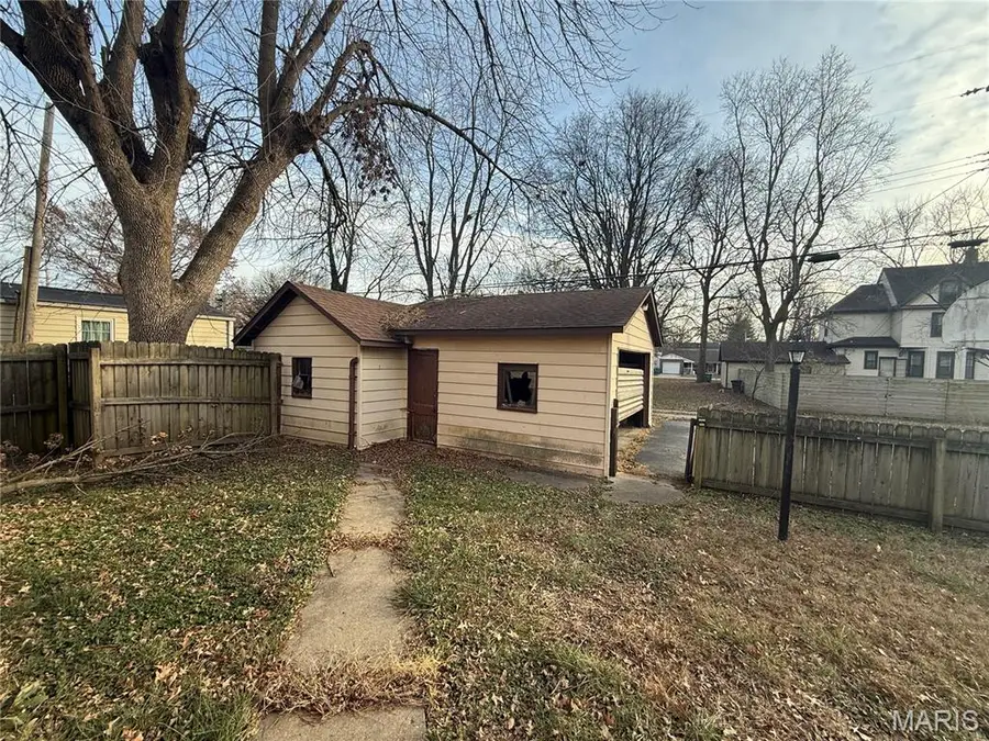 110 E 4th Street, Trenton, IL 62293 - Image #3