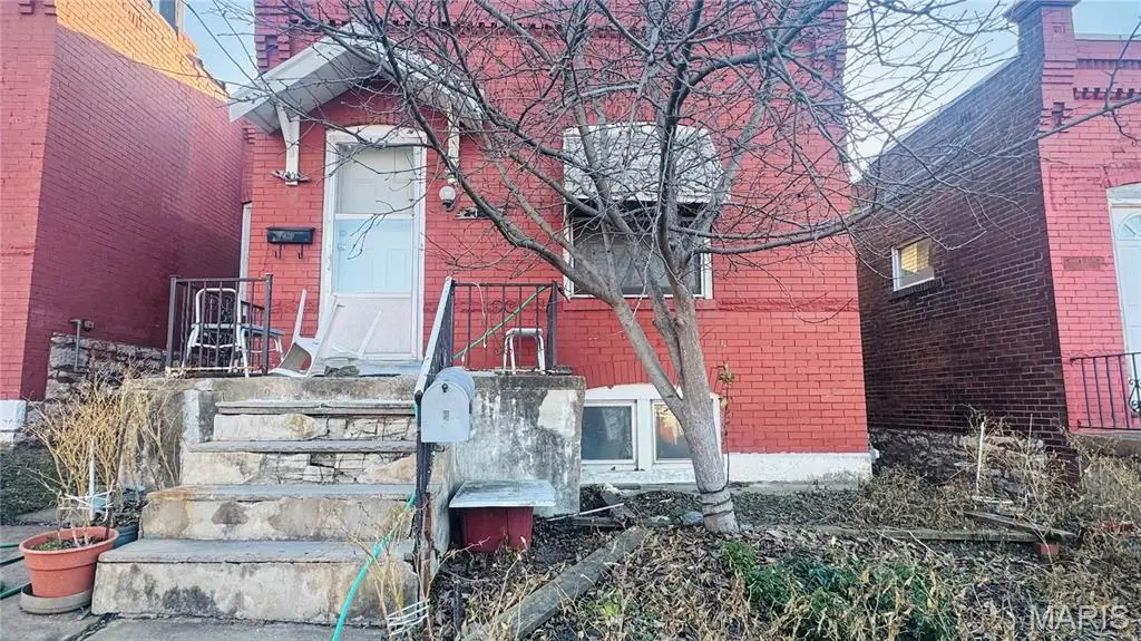 4176 Newport Court, Saint Louis, MO 63116 - Image #1