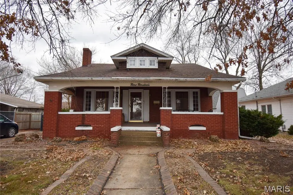 919 W Henry Street, Staunton, IL 62088 - Image #1
