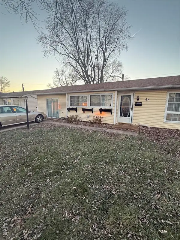 96 Briarhaven Drive, Granite City, IL 62040